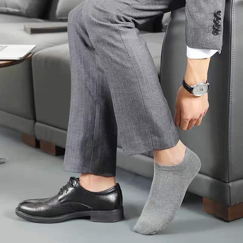 Sweat-absorbent and deodorant cotton socks
